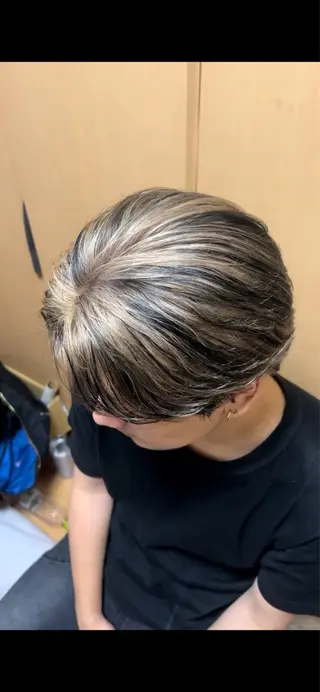 パーマ 春島 翼のヘアスタイル