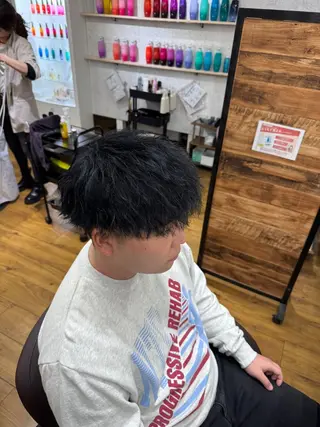 ショート パーマ メンズ 東 拓己のヘアスタイル
