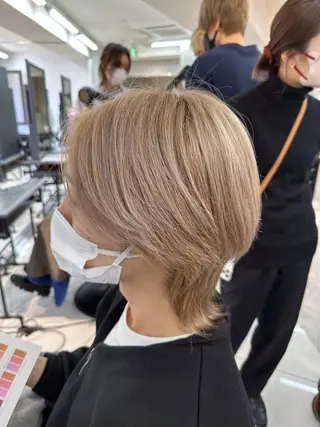 ショート カラー ハイトーンカラー が絶対可愛い✨泰聖✨のヘアスタイル