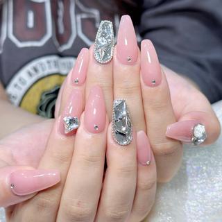ネイル Queens テイのネイルデザイン