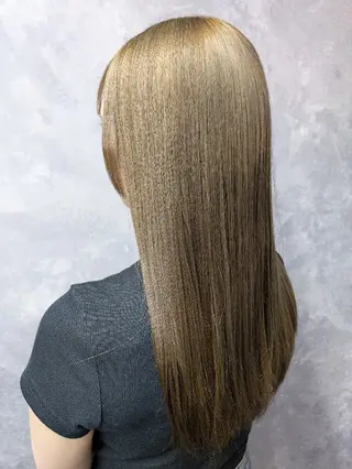 ロング カラー 佐藤 璃咲のヘアスタイル