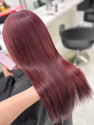 ロング 赤髪/ワインレッド/ 韓国系 まなかのヘアスタイル