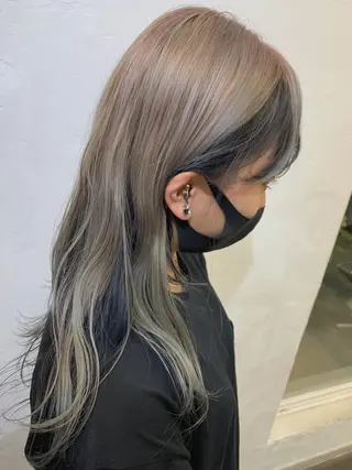 ロング カラー wakana/ 柔らかベージュカラーのヘアスタイル