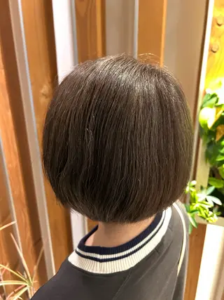ショート カラー 柳内 まゆのヘアスタイル