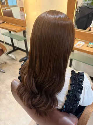 カラー rino / auraのヘアスタイル