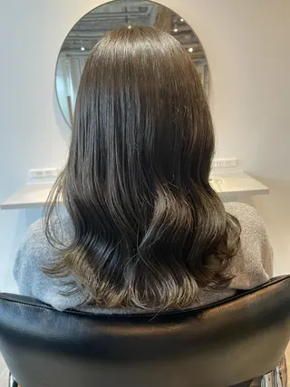 セミロング カラー ヘアアレンジ REONA🪽✨薬院 レイヤーカット🫧のヘアスタイル