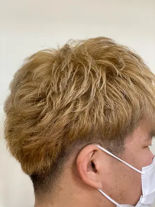 カラー SALOWIN栄 高須大貴のヘアスタイル
