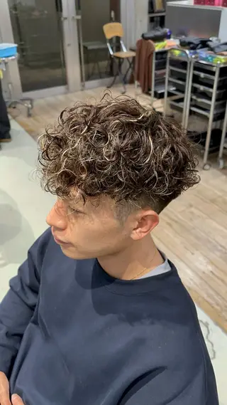 カラー パーマ メンズ fifth原宿 宮部蓮のヘアスタイル