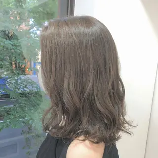ミディアム カラー TRENCH 相澤 果歩のヘアスタイル