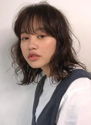 ミディアム レイヤー/大人ボブ| ワタナベ リョウカのヘアスタイル