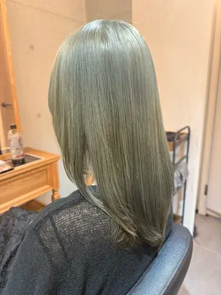 セミロング カラー RINA .のヘアスタイル
