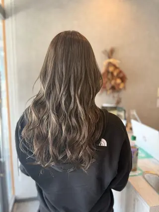 ロング カラー Bish Yanaのヘアスタイル