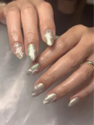 ネイル 梅本 愛のネイルデザイン