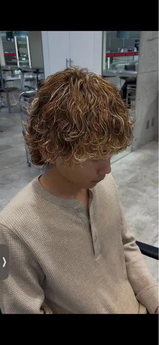 カラー パーマ メンズ fifth park 六反穂 龍介のヘアスタイル