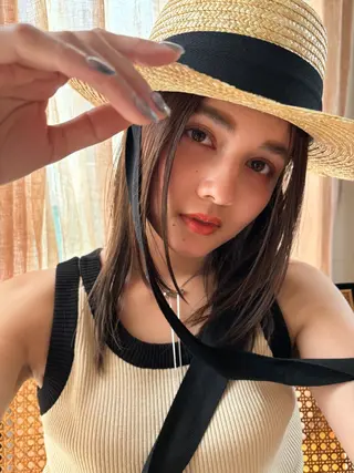 セミロング 曲がる縮毛矯正 バレイヤージュ森田のヘアスタイル
