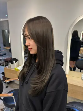ロング 🍀祥吾🍀レイヤー ✨透明感カラー✨のヘアスタイル
