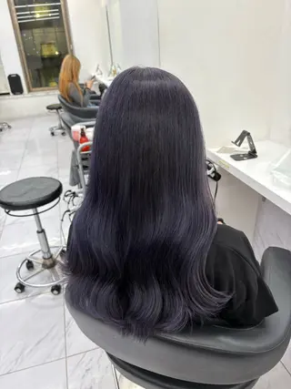 ロング 寒色/ベージュヘア ブリーチありMiOのヘアスタイル