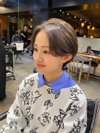ショート カラー 透明感カラー🌿 グレージュ🐺陽介のヘアスタイル