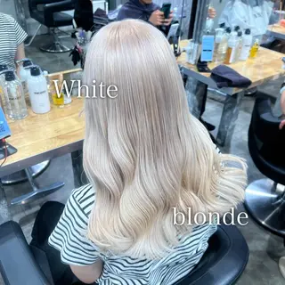 ロング カラー ハイトーンカラー 🦄レイヤーカットのヘアスタイル