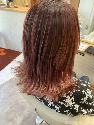 カラー シミズ チハルのヘアスタイル