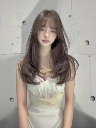 カラー ロング むら 結菜のヘアスタイル