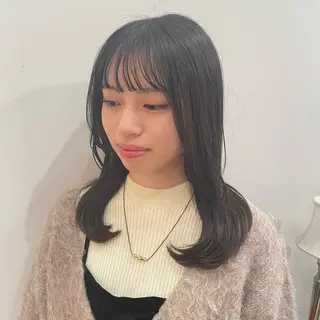 セミロング 顔まわりcut🌿 Hinakoのヘアスタイル