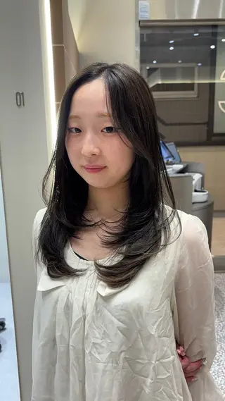 ロング カラー ヘアアレンジ 🫧新宿 透明感 カラー/サスケ🫧のヘアスタイル