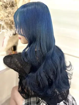 ロング カラー 🐈‍⬛momo🐾 ブリーチ・Wカラーのヘアスタイル