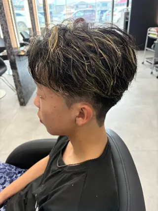 カラー メンズ 土屋 竣奨のヘアスタイル