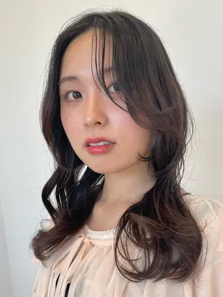 セミロング 福井 茉菜美のヘアスタイル