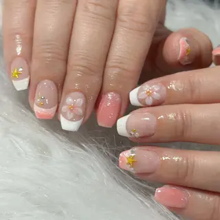 ネイル LAVISH nanamiのネイルデザイン