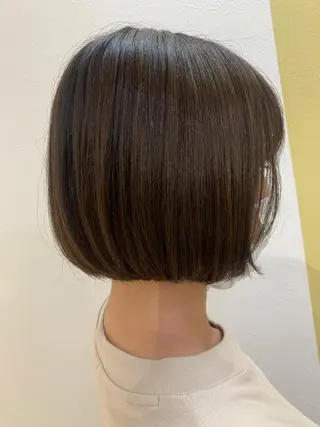 ショート カラー hubhair レイヤー/透明感のヘアスタイル