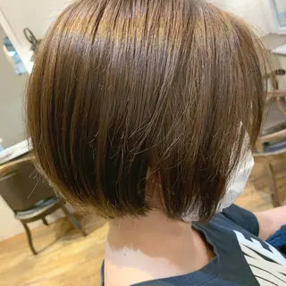 ショート カラー Lilly リリィのヘアスタイル