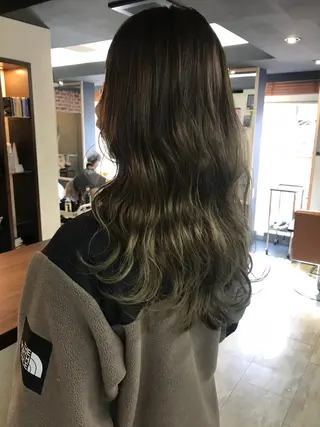 ロング カラー レイヤー べージュ 白石研太のヘアスタイル