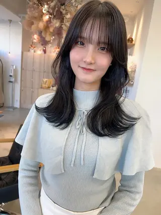 セミロング カラー vince. moekoのヘアスタイル