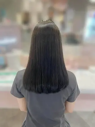 ロング 髪質改善／巻けるスト レート AYAKAのヘアスタイル