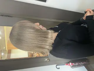 ミディアム カラー ルミエール ブリーチ/ハイトーンのヘアスタイル