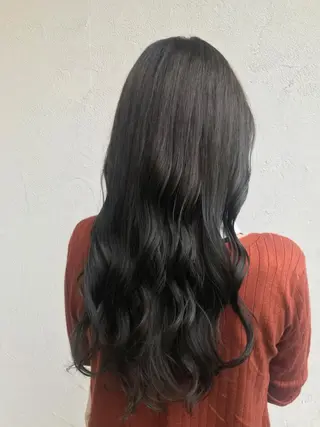 ロング カラー 山下 襟華のヘアスタイル
