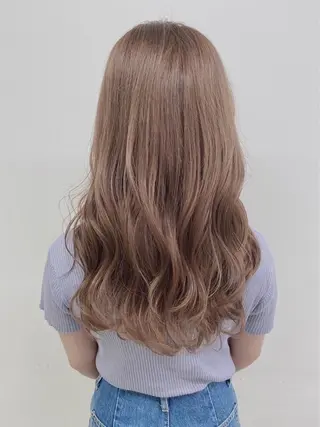 ロング 透明感♡グレージュ ♡ミルクティー♡のヘアスタイル