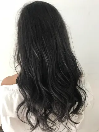 ミディアム カラー レイヤーカット 西村あきやのヘアスタイル