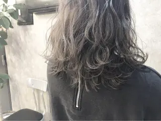 ミディアム カラー 顔周りレイヤーカット ブリーチminamiのヘアスタイル