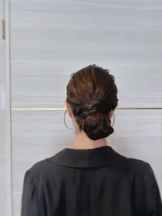 セミロング ヘアアレンジ 💜eluあやね💜 🫧カラー・縮毛矯正のヘアスタイル