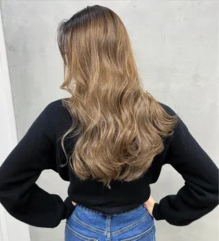 セミロング カラー ヘアアレンジ ブリーチダブルカラー 元町三宮/三ノ宮のヘアスタイル