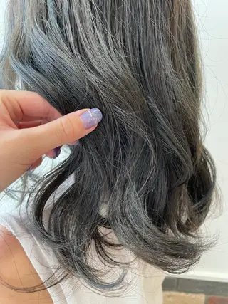 ロング カラー 透明感カラー 🩶🩵🩷AIRIのヘアスタイル