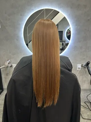 カラー 德永 咲希のヘアスタイル