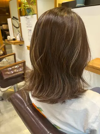 ミディアム 川口 絵理のヘアスタイル