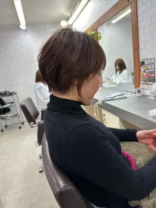 ショート ブリーチカラー🫧 森　凪沙のヘアスタイル