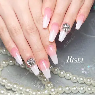 ネイル 🦋 Queenieのネイルデザイン