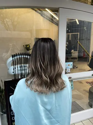 ミディアム カラー 川本 あゆのヘアスタイル
