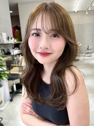 セミロング ゆあ/ 暖色カラーのヘアスタイル